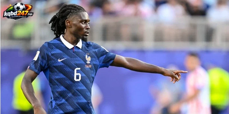 Chelsea Cạnh Tranh Gắt Gao Để Chiêu Mộ Về Tay Tiền Vệ Manu Kone 4 Thương vụ Manu Kone bước vào giai đoạn quan trọng