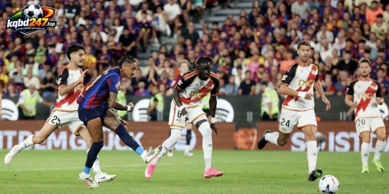 Song Sát Yamal - Raphinha Bùng Nổ, Barca Giành Chiến Thắng Lớn 2 Barca có được lợi thế dù Rayo nhập cuộc chủ động
